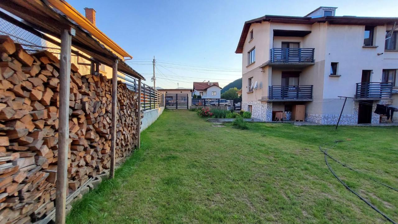 Hotel Bulgarane House à Govedartsi Extérieur photo