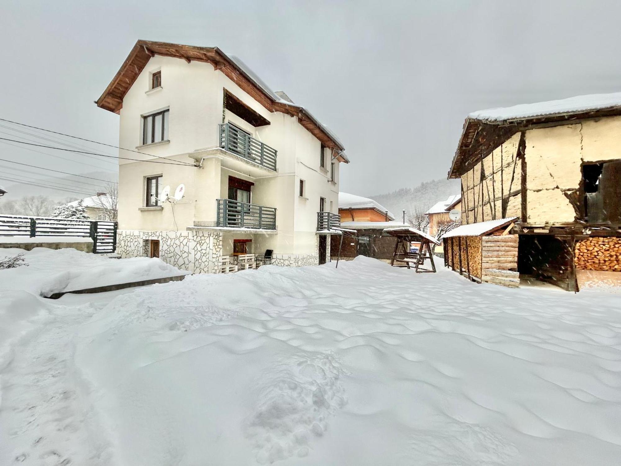 Hotel Bulgarane House à Govedartsi Extérieur photo
